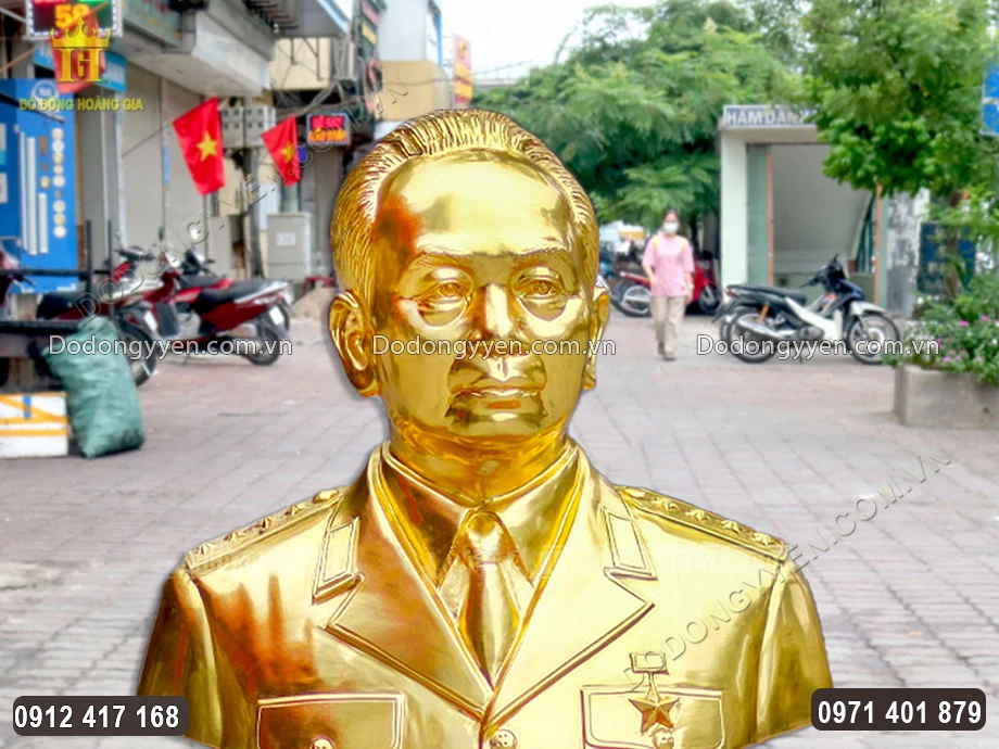 Từng họa tiết hoa văn được chạm khắc sắc n&eacute;t, tỉ mỉ